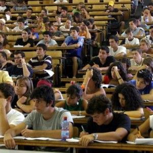I maturandi credono ancora nell'universit&agrave;. E non temono il contratto a tempo determinato