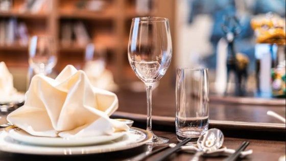 Il profondo rosso dei ristoranti infiamma la protesta: "Restituiamo le chiavi dei locali"