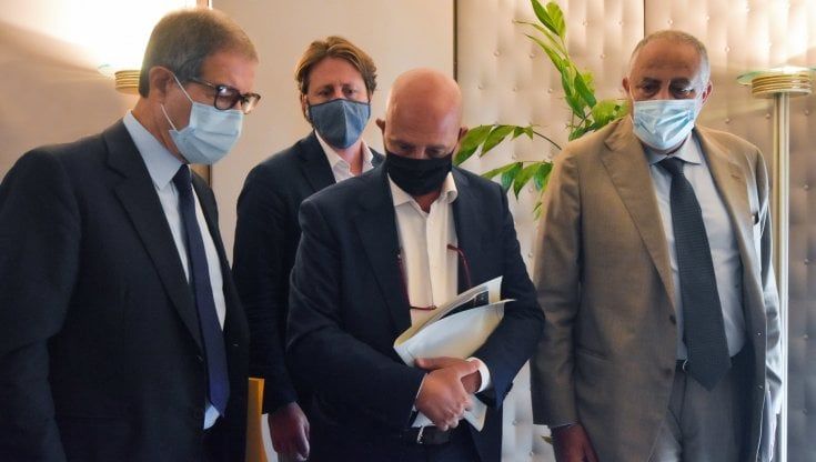 Musumeci frena Lagalla: "Nessuno lasci la giunta". E lui va da Cesa e Gasparri