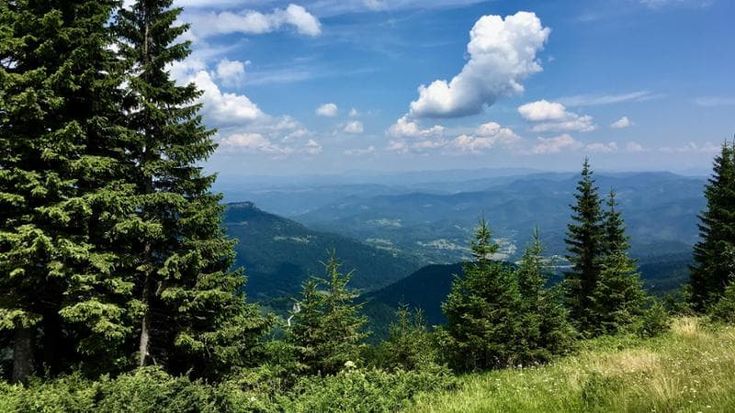 Dallo sci al trekking e al quad. Il nuovo turismo “in fuga dal caldo” nei monti olimpici di Sarajevo