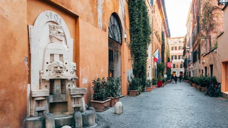 Gli amministratori di condominio: “Per fermare gli affitti brevi vanno modificati i regolamenti”