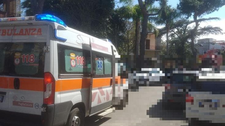 Lecce, postino investito sul marciapiede mentre effettua una consegna: è in rianimazione
