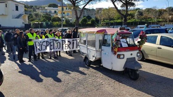 Ischia, taxi in sciopero: “Più rispetto per la nostra categoria”