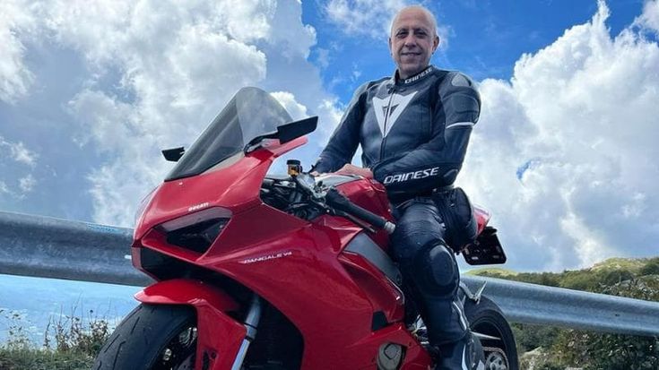 Moto contro il guard rail: Andrea Antico muore durante una gita con gli amici