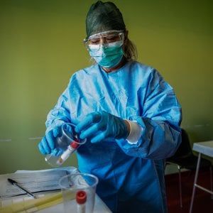Lascari, positivo al Covid dopo avere votato: 33 persone in isolamento