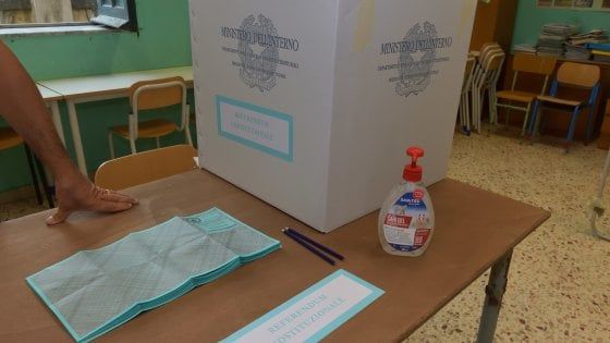 Sicilia, referendum e intoppi: a Misterbianco un presidente positivo, a Palermo duplicati finiti  