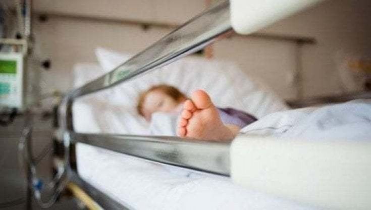 Novara, bimbo di 18 mesi intossicato dall'hashish grave in ospedale