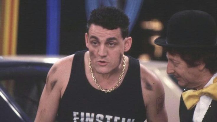 Francesco Salvi: “Ho gestito male il mio successo. E la comicità di oggi è volutamente mediocre”