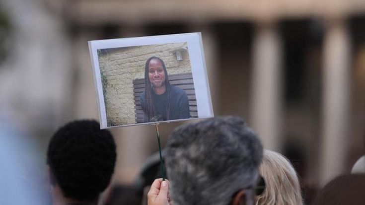 Il rettore di Cambridge accusa: “Arday ucciso dal razzismo”