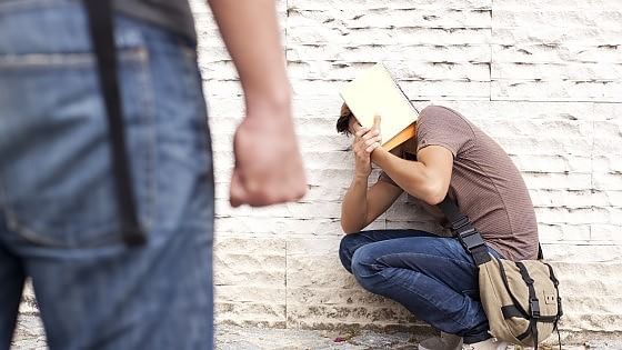 Bullismo in gita scolastica: 14 sospesi, ma le mamme li difendono