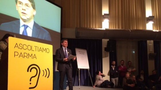 Primarie a Parma, Costi fa il pienone: "Pizzarotti mai tra la gente"