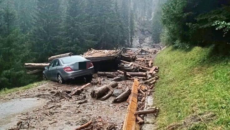 Alto Adige, dieci centimetri di pioggia caduti in un'ora. Frane e smottamenti, si lavora per riaprire tutte le strade