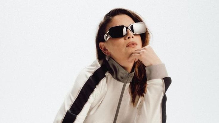 Emma Marrone: “Ho mollato le ossessioni e liberato la creatività. Questa società non ammette sconforto, invece è da lì che si impara”
