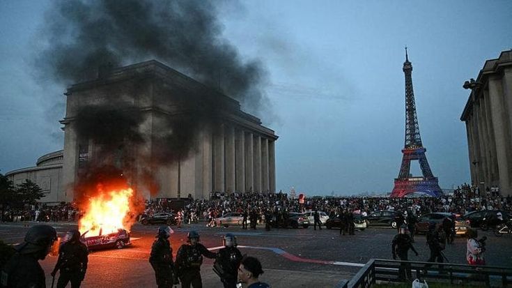 Parigi in festa, Psg da Macron. Ma la Champions costa cara: un morto e un ferito grave, 780 fermi