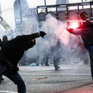 Roma, i movimenti in piazza: scontri in via Veneto