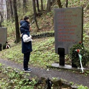 Bucci al sacrario della Benedicta, e il 25 aprile “riconquista” la piazza di Genova