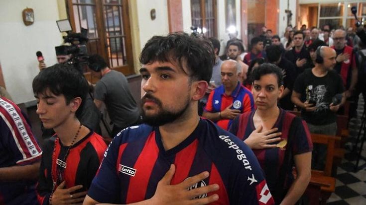 Messa e bandiere: il saluto a Bergoglio dei tifosi del San Lorenzo