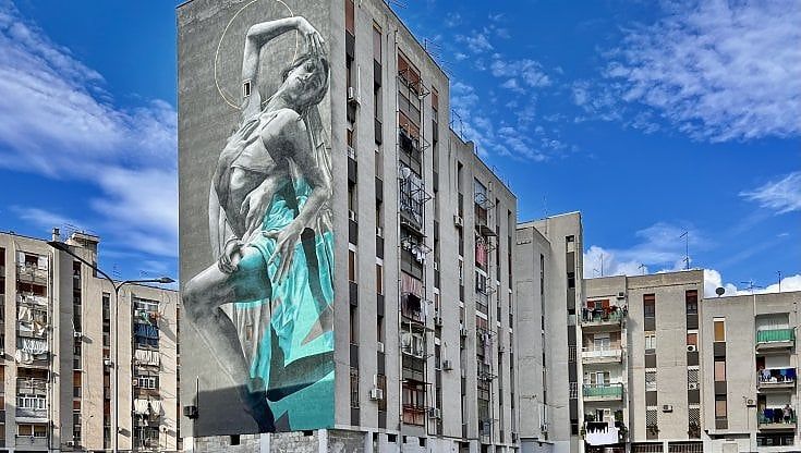 L'abbraccio dedicato alle periferie di Taranto votato tra i 10 murales più belli del mondo