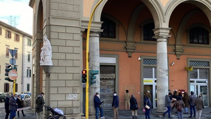 Firenze, il mistero dello Spid lunghe code alle Poste ma in tanti rinunciano