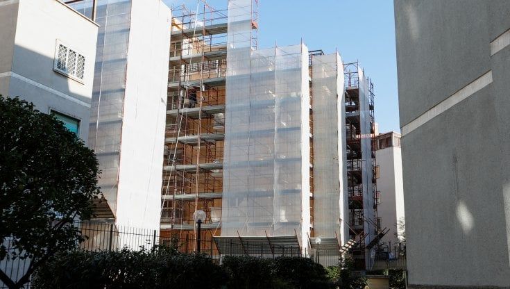 Superbonus, i paletti non fermano i lavori: investimenti a quota 65 miliardi