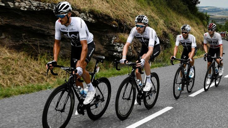 Via Moscon il bullo. L'ultimo imbarazzo nel Tour di Sky