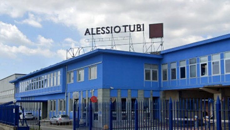 Operaio muore schiacciato dai tubi. Incidente sul lavoro a La Loggia