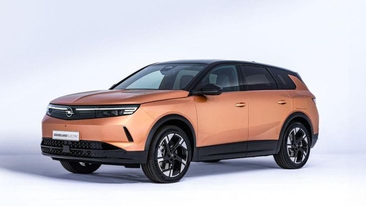 Generazione Grandland, il nuovo Suv elettrico che è anche ibrido