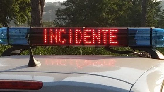 Palermo, frontale tra due auto all'Ucciardone: tre feriti in ospedale