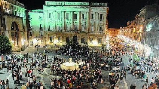 Catania, rapina nel cuore della movida: accoltellato un giovane polacco