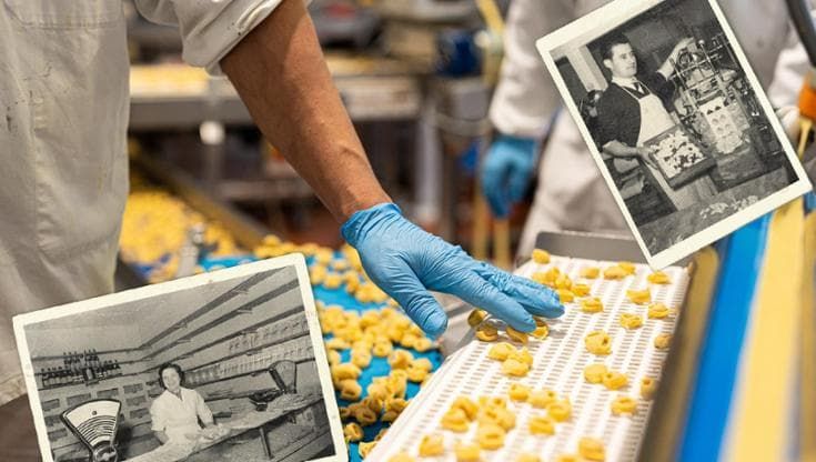 Pastificio La Lanterna, 70 anni fra imbutini e lasagne da passeggio. “Ma il tortellino resta il re”