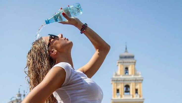 Quando il caldo abbassa la pressione: il decalogo per mantenere il benessere