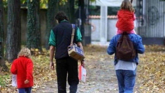 Povertà, gli invisibili della Valtaro. Don Busi: "La solidarietà è una scialuppa di salvataggio per tutti"