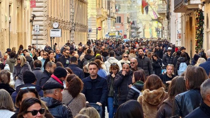 Black friday, corsa agli sconti per i regali di Natale. “Ma guadagniamo di meno”