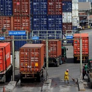 Istat, migliora il surplus commerciale di maggio. Ma le esportazioni restano deboli