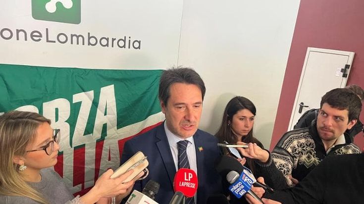 Regione Lombardia, il consigliere Licata cambia casacca: da Italia Viva passa a Forza Italia