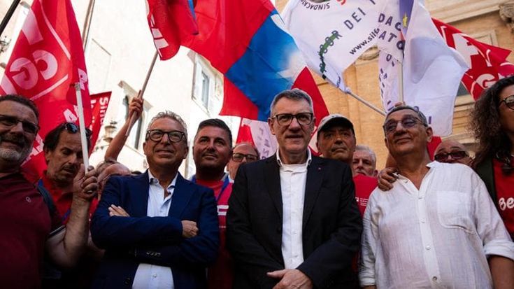 Contratto sicurezza, i poliziotti Cgil smentiscono Zangrillo: “Aumenti mensili inferiori a 100 euro”