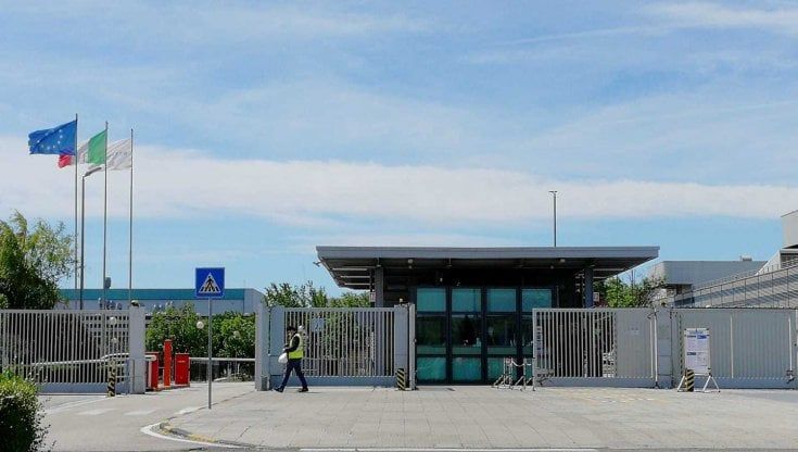 Potenza, lavoratrice investita nell’area industriale di San Nicola di Melfi dopo il turno di notte: è morta