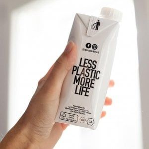 Tetra Pak come alternativa alla borraccia? La proposta plastic free di Acquainbrick