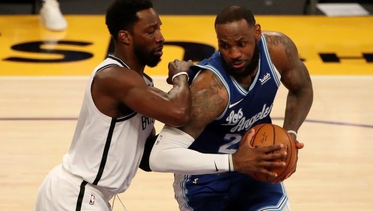 Basket, Nba: LeBron arriva a 35mila punti, non basta ai Lakers. Scelti i protagonisti dell'All-Star Game