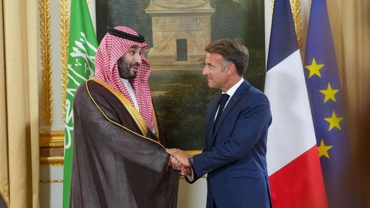 La strategia di Bin Salman, a Parigi per smarcarsi dall’America