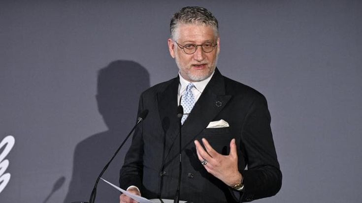 Biennale, Giuli alla carica dell’ex collega Buttafuoco: “Non gli regaleremo il martirio”