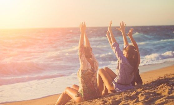 Sole: salva le ossa, combatte le infezioni e migliora l'umore. Abbronzati e campi cent’anni 