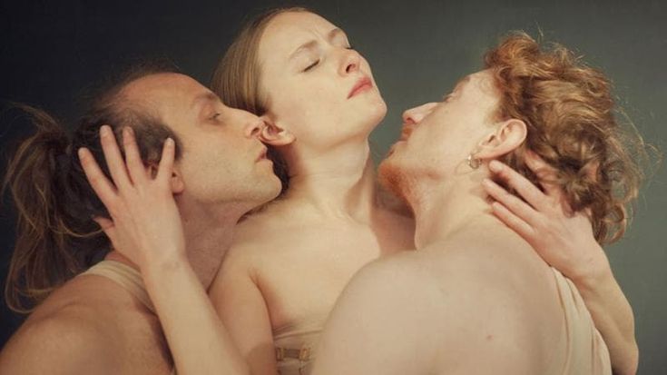 Jan Fabre torna in scena con le passioni degli dei: ‘Peak Mytikas’, l’amore e l’anarchia