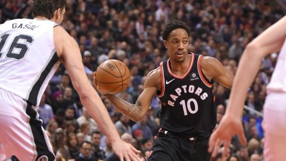 Basket Nba: Toronto batte San Antonio, successo Washington