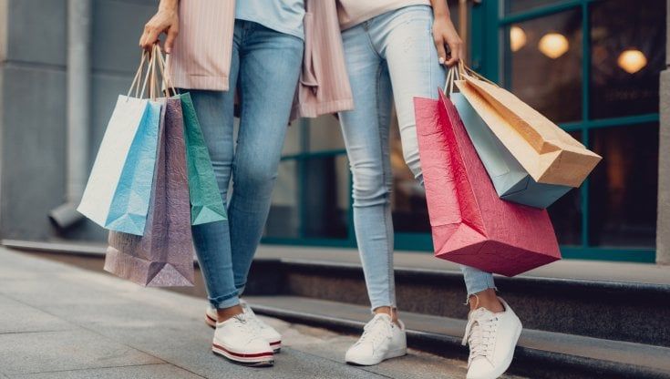 Acquisti in negozio e prodotti sostenibili: lo shopping preferito dai consumatori