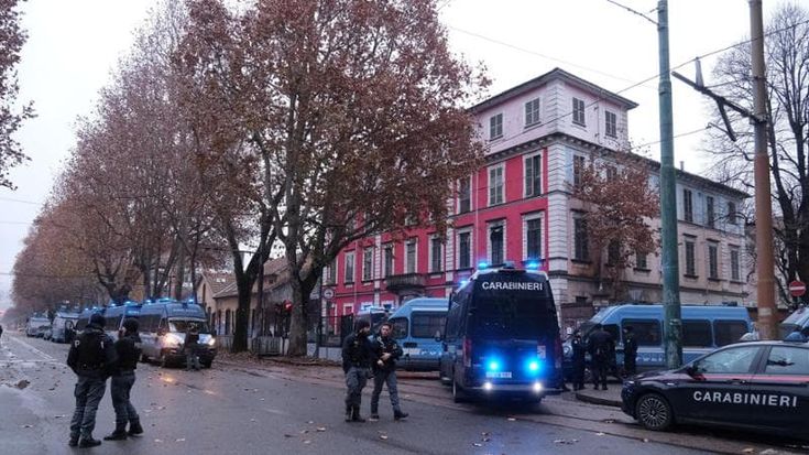 Al processo per Aska testimonia il “cassiere”: “Soldi delle serate per pagare bibite non bastoni”