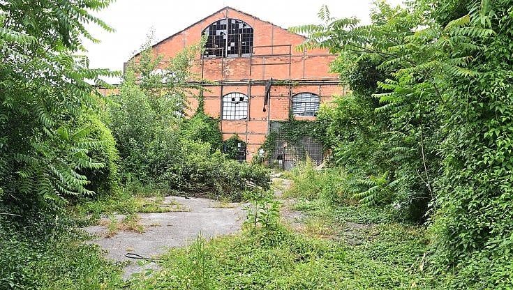Spaccio e furti l’eterno abbandono dell’ex deposito Ataf