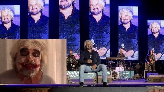 Italia a Cinque Stelle, Grillo truccato da Joker: "Non siamo quelli di 10 anni fa"
