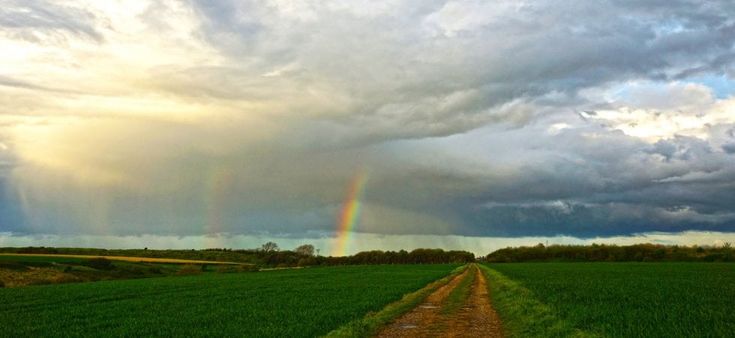 365 volte Europa. Colline e campi arati in Hauts de Francia