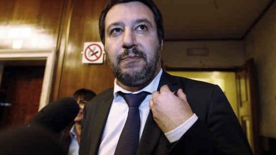 Salvini: "Io premier? Pronto, ma non dico 'Io o morte'". E apre ai 5 stelle sul reddito di cittadinanza